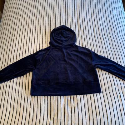 LOT 105 Z: Clothing Collection; Philosophy & Theory