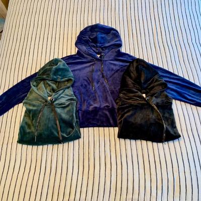 LOT 105 Z: Clothing Collection; Philosophy & Theory