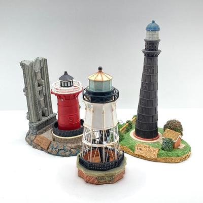 LOT 122K: Collection of Harbour Lights Lighthouses - Society Exclusive Fort Point California #541, Jeffrey's Hook New York #195 and...