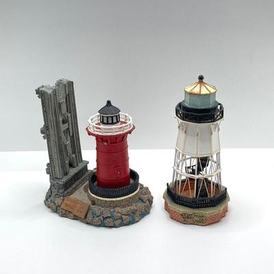 LOT 122K: Collection of Harbour Lights Lighthouses - Society Exclusive Fort Point California #541, Jeffrey's Hook New York #195 and...
