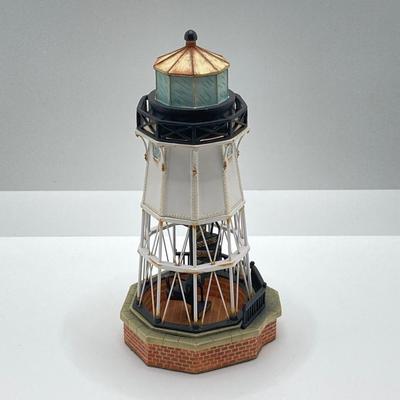 LOT 122K: Collection of Harbour Lights Lighthouses - Society Exclusive Fort Point California #541, Jeffrey's Hook New York #195 and...