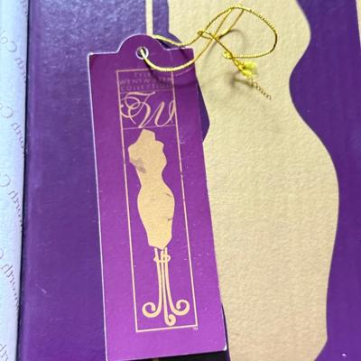 LOT 128L: Tonner Tyler Wentworth Collection 16-inch Articulated Fashion Dolls: LE 750 High Style Sydney (No Outfit) & OOAK Repainted...