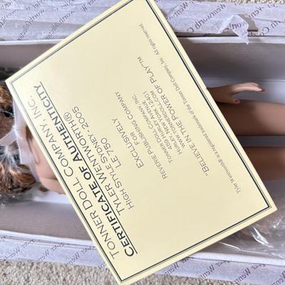 LOT 128L: Tonner Tyler Wentworth Collection 16-inch Articulated Fashion Dolls: LE 750 High Style Sydney (No Outfit) & OOAK Repainted...