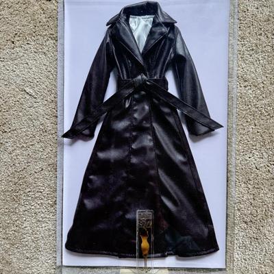 LOT 130L: Tonner Tyler Wentworth Collection 16" Articulated Fashion Doll w/ Fifth Anniversary Album, NIP Coat & More