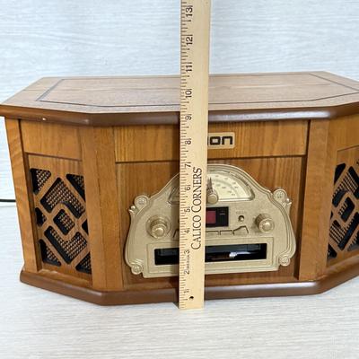 LOT 131L: Ion Omniplay Record Player / Radio