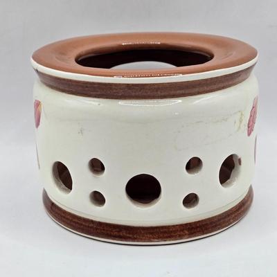 LOT 138K: Mixed Pieces of Stangl Pottery