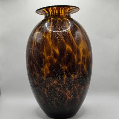 LOT 140K: Glass Vase with Gold Colored Glitter and Accents