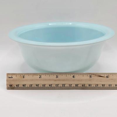 LOT 142K: Set of Shades of Blue Nesting Pyrex Mixing Bowls and Colonial Mist Pyrex Bowls