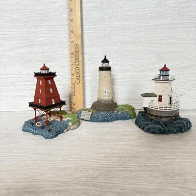 LOT 147K: Harbor Lights Society Exclusive Lighthouses: Cold Spring Harbor New York #533, Southwest Reef Louisiana #530 & Cockspur...