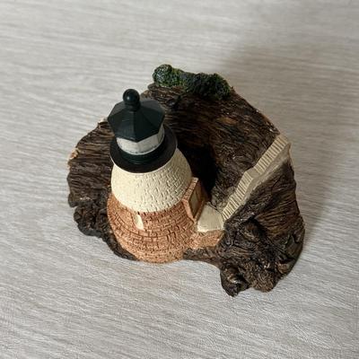 LOT 148K: Harbor Lights Lighthouses: Signed B Younger Castle Hill Rhode Island #116, 2000 Special Event Exclusive Beckoning Beacons HL630...