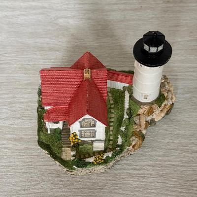 LOT 150K: Harbor Lights Lighthouses: Nauset Beach Massachusetts #126, Cape Neddick Maine #141 & Highland Light Massachusetts #161