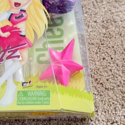 LOT 151L: NRFB 2001 MGA Bratz Play Sportz Cheerleading Cloe