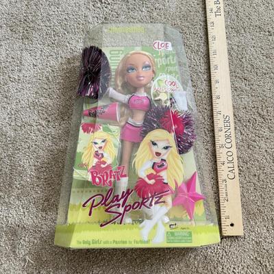 LOT 151L: NRFB 2001 MGA Bratz Play Sportz Cheerleading Cloe