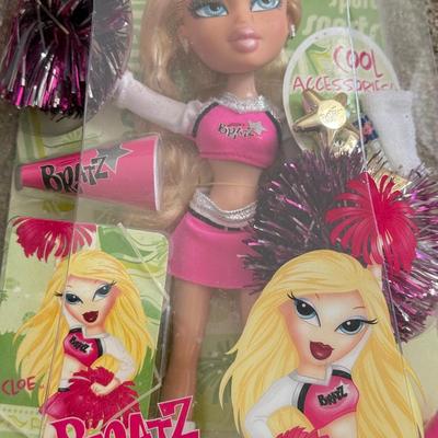 LOT 151L: NRFB 2001 MGA Bratz Play Sportz Cheerleading Cloe