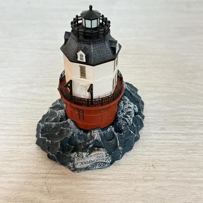 LOT 155K: Harbor Lights Lighthouses: Barnegat New Jersey #139, East Point NJ #260 & Society Exclusive Baltimore Maryland #524