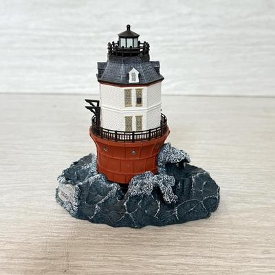 LOT 155K: Harbor Lights Lighthouses: Barnegat New Jersey #139, East Point NJ #260 & Society Exclusive Baltimore Maryland #524
