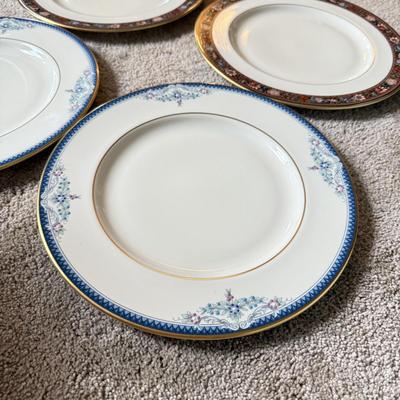 LOT 156K: Lenox Presidential Collection Columbia Plates: Millennium Edition & Blue Design