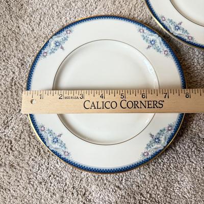 LOT 156K: Lenox Presidential Collection Columbia Plates: Millennium Edition & Blue Design