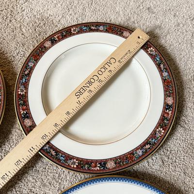 LOT 156K: Lenox Presidential Collection Columbia Plates: Millennium Edition & Blue Design