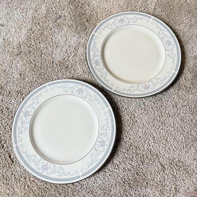 LOT 157K: Lenox Presidential Collection Mt. Vernon Plates