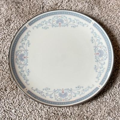 LOT 157K: Lenox Presidential Collection Mt. Vernon Plates