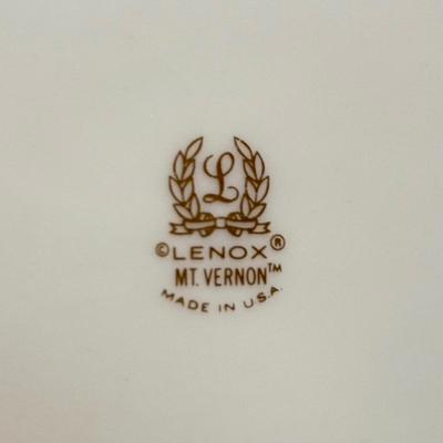 LOT 157K: Lenox Presidential Collection Mt. Vernon Plates