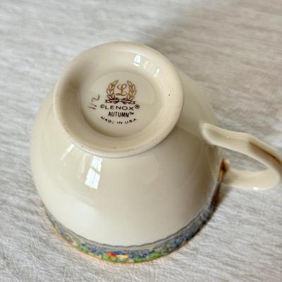 LOT 158K: Lenox Autumn Pattern Dishes: Two Place Settings