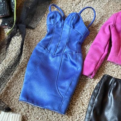 LOT 160L: Clothing Collection for 16" Fashion Dolls