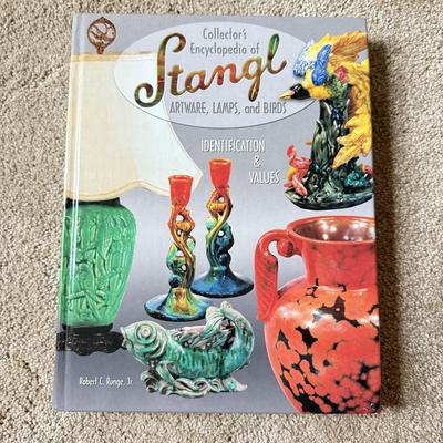 LOT 162K: Vintage Stangl Hand Painted Black Gold Vase 4090 w/ Stangl Collector's Encyclopedia of Vases, Lamps, and Birds