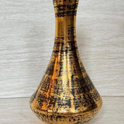 LOT 162K: Vintage Stangl Hand Painted Black Gold Vase 4090 w/ Stangl Collector's Encyclopedia of Vases, Lamps, and Birds