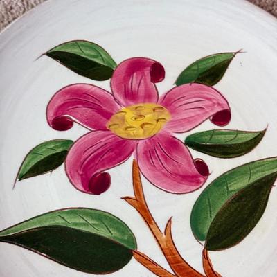 LOT 163K: Vintage 1940s Stangl Prelude Plates w/ Stangl Encyclopedia