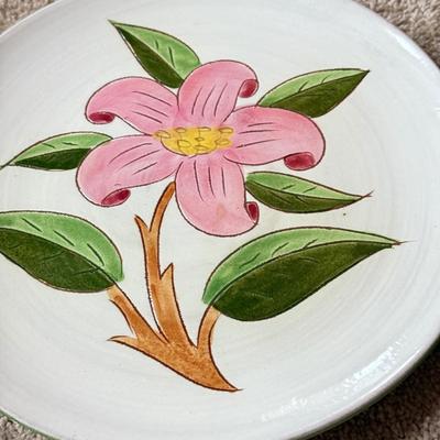 LOT 163K: Vintage 1940s Stangl Prelude Plates w/ Stangl Encyclopedia