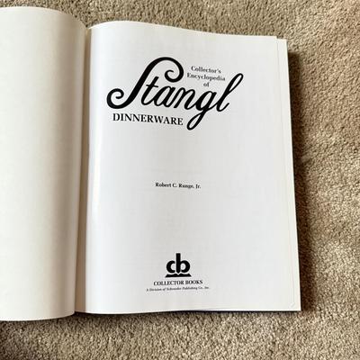 LOT 163K: Vintage 1940s Stangl Prelude Plates w/ Stangl Encyclopedia