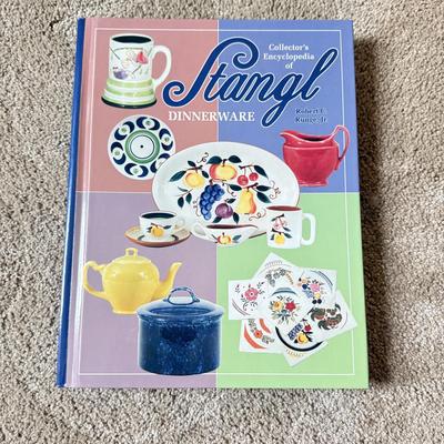 LOT 163K: Vintage 1940s Stangl Prelude Plates w/ Stangl Encyclopedia