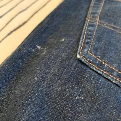 LOT 169 Z: Men's Jeans Collection; Wrangler & Lee