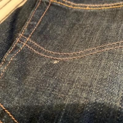 LOT 169 Z: Men's Jeans Collection; Wrangler & Lee