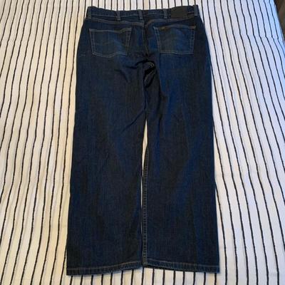 LOT 169 Z: Men's Jeans Collection; Wrangler & Lee