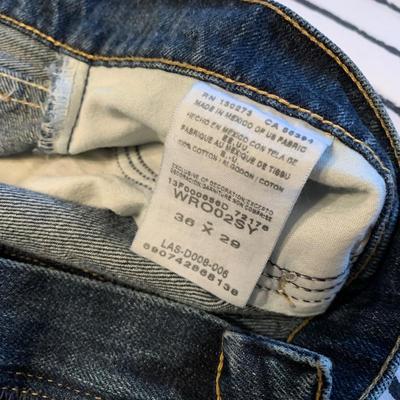 LOT 169 Z: Men's Jeans Collection; Wrangler & Lee