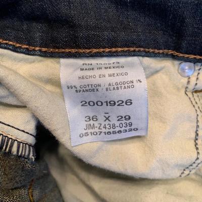 LOT 169 Z: Men's Jeans Collection; Wrangler & Lee