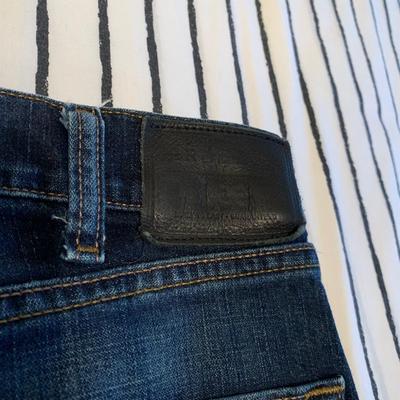 LOT 169 Z: Men's Jeans Collection; Wrangler & Lee
