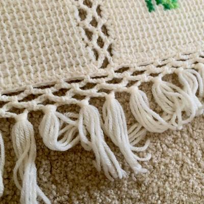 LOT 171 Z: Handmade Knit Rose Cross stitch Pattern Throw Blanket