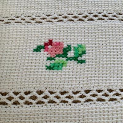 LOT 171 Z: Handmade Knit Rose Cross stitch Pattern Throw Blanket