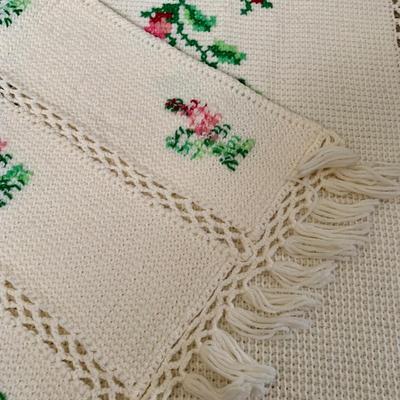 LOT 171 Z: Handmade Knit Rose Cross stitch Pattern Throw Blanket