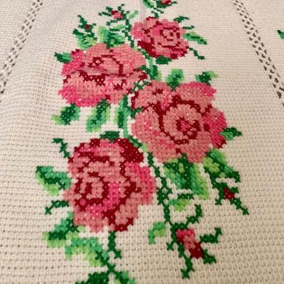 LOT 171 Z: Handmade Knit Rose Cross stitch Pattern Throw Blanket
