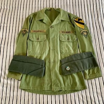 LOT 172 Z: Military Shirt & Hats w/ Pin