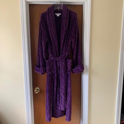LOT 174 Z: Bathrobe Collection; Natori, Tahari, Carole Hochman, & Anne Klein