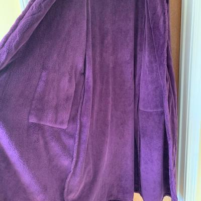 LOT 174 Z: Bathrobe Collection; Natori, Tahari, Carole Hochman, & Anne Klein