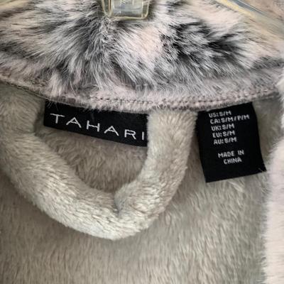 LOT 174 Z: Bathrobe Collection; Natori, Tahari, Carole Hochman, & Anne Klein