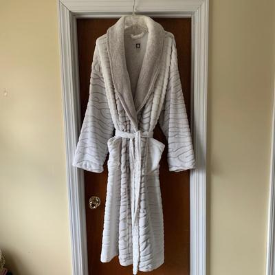 LOT 174 Z: Bathrobe Collection; Natori, Tahari, Carole Hochman, & Anne Klein