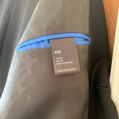 LOT 178 Z: Suit Jacket Collection; Stafford, Nautica, Billy London, & Haggar (Jacket & Pants)